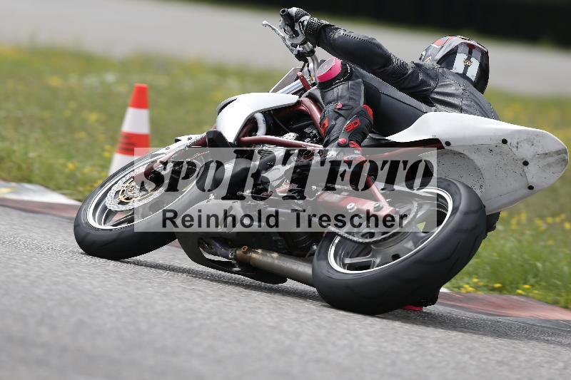 /37 28.07.2025 Dunlop Ride und Test Day ADR/Trackday Erfahren gelb Trackday schnell  rot/61